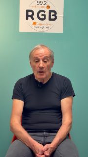 📻 Retrouvez deux rendez-vous incontournables sur RGB 99.2 FM avec Luc Marianni !
🧘♂️ À la recherche du temps présent
Chaque mercredi de 14h30 à 15h30
✨ Développement personnel, bien-être et pratique intérieure au quotidien.
🎶 Absolutely Live
Chaque mercredi de 15h30 à 17h30
🌍 Le meilleur de la pop et de la folk des 5 continents avec Luc Marianni et Laurent Buvry.
🔄 Rediffusions :
• À la recherche du temps présent : vendredi de 11h à 12h
• Absolutely Live : mardi de 20h à 22h
Réalisé par @nassim_allstar
📡 RGB 99.2 FM
#RGBFM #Radio #DeveloppementPersonnel #BienEtre #Meditation